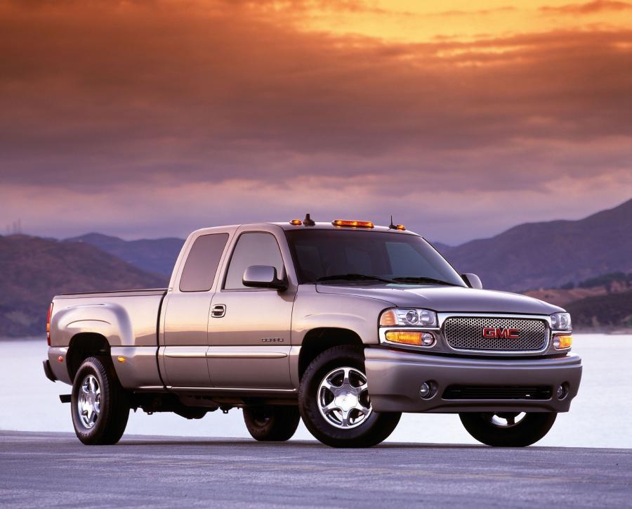  GMC Sierra Denali 2002 года  (фото 12 из 23)